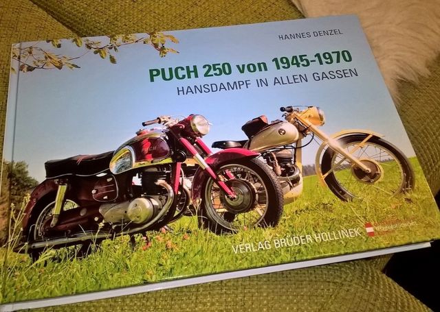 tolles weihnachtsgeschenk von meinen eltern - puch 250 von 1945 - 1970 - schade, dass kein motorrad von unserem teamchef platz gefunden hat - hätte er sich mehr als verdient.
